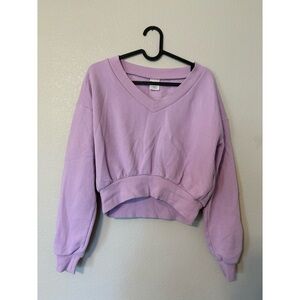 No Boundaries | V-Neck Fleece Cropped Pullover Sweatshirt (Lilac)
